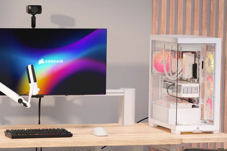 Gaming computer på skrivebord